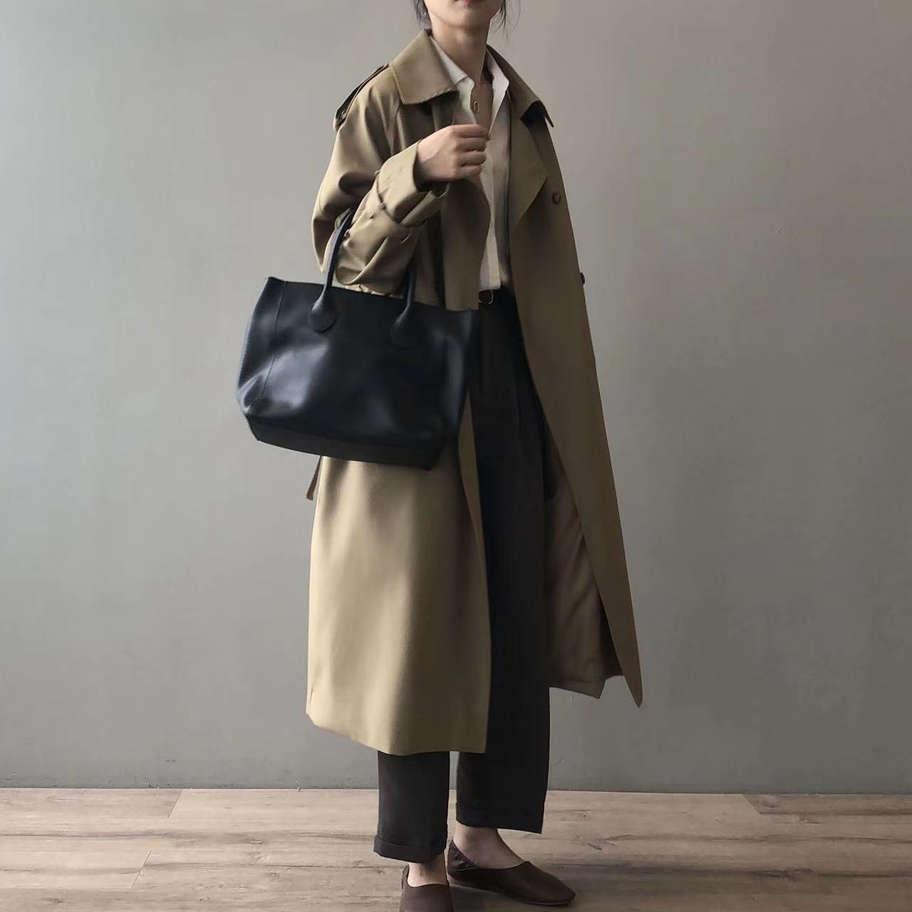 Lange dames trenchcoat met oversized pasvorm en dubbele knoopsluiting