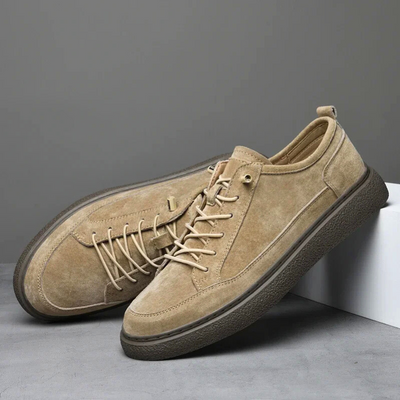 Herensneakers met een tijdloos ontwerp en een nonchalant uitstraling