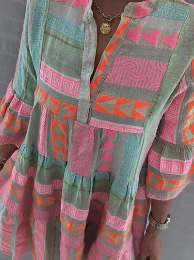 Korte zomerjurk voor dames met moderne uitstraling en speelse stijl