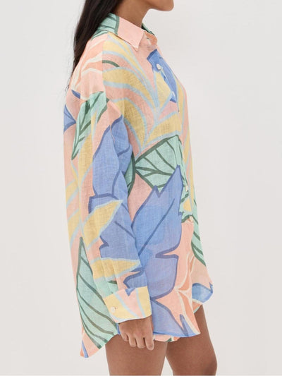 Zomerset voor dames met korte broek en blouse met tropische bladerenprint