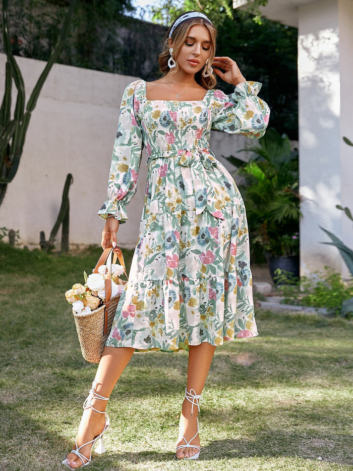 Lange damesjurk met vierkante hals bloemenprint en boho stijl met wijde mouwen