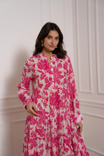 Lange damesjurk met print en lange mouwen voor een elegante uitstraling