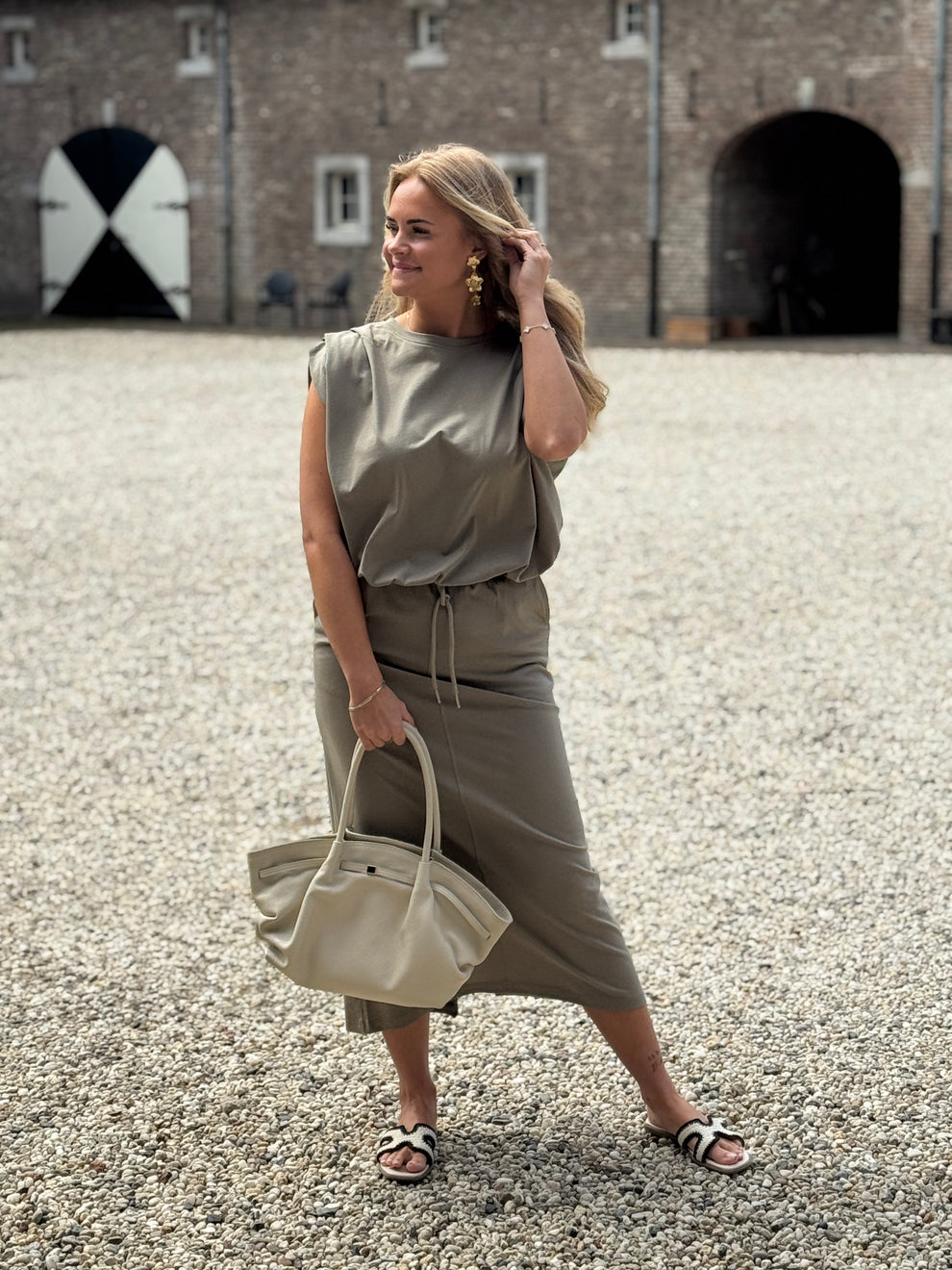 Losvallende maxi zomerjurk zonder mouwen voor een relaxte look