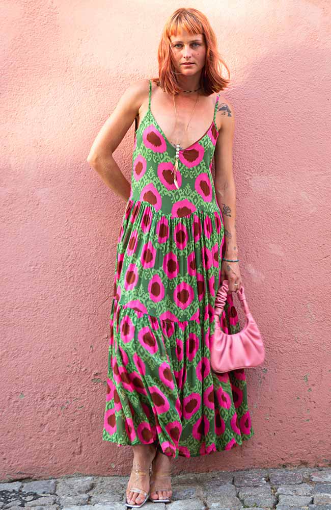 Lange zomerjurk met print en dunne bandjes voor een luchtige look