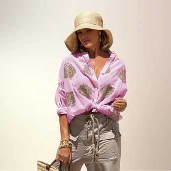 Dames blouse met boho flair en chique uitstraling voor elke gelegenheid