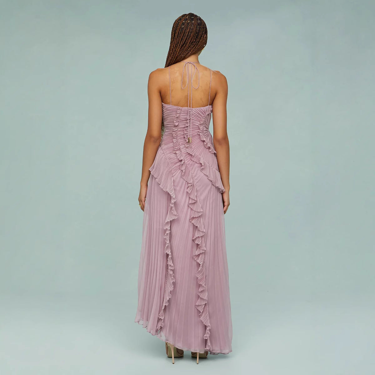 Elegante maxi halterjurk met plooien en speelse ruches