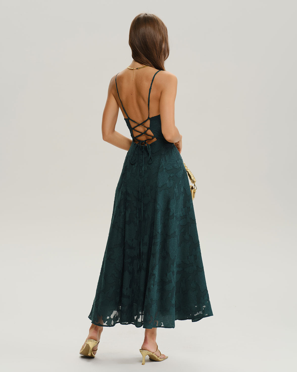 Maxi jurk met spaghettibandjes en elegante slip stijl