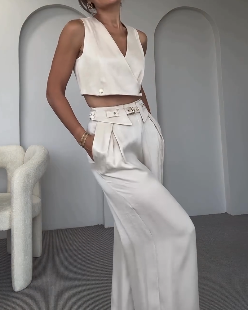 Stijlvolle dames set met V-hals top en rechte broek met riem
