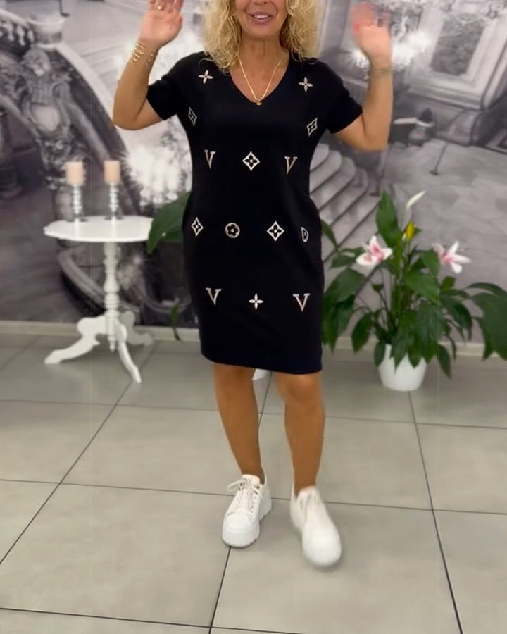 Damesjurk met korte mouwen en V-hals in moderne stijl