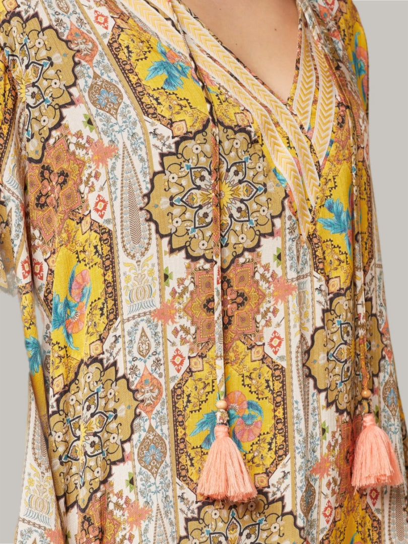 Zomerse lange tuniekjurk met V-hals en lange mouwen met print