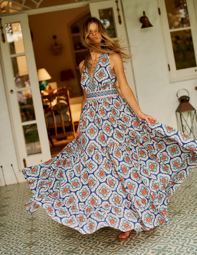Zomerse maxi jurk met bloemenprint en elegante V-hals zonder mouwen