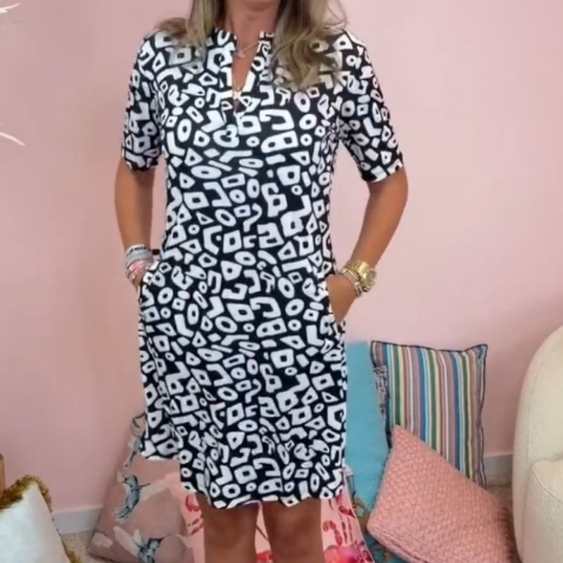 Casual polo zomerjurk voor dames in korte lengte met sportieve uitstraling
