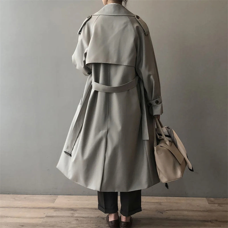 Lange dames trenchcoat met oversized pasvorm en dubbele knoopsluiting