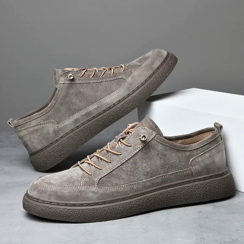 Herensneakers met een tijdloos ontwerp en een nonchalant uitstraling