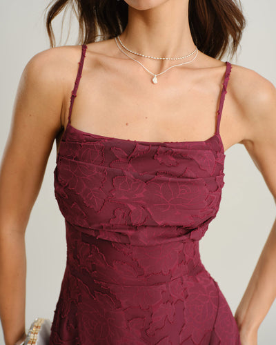 Maxi jurk met spaghettibandjes en elegante slip stijl