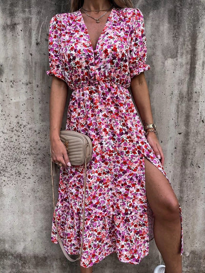 Stijlvolle zomerse lange bloemenjurk met knopen en korte mouwen