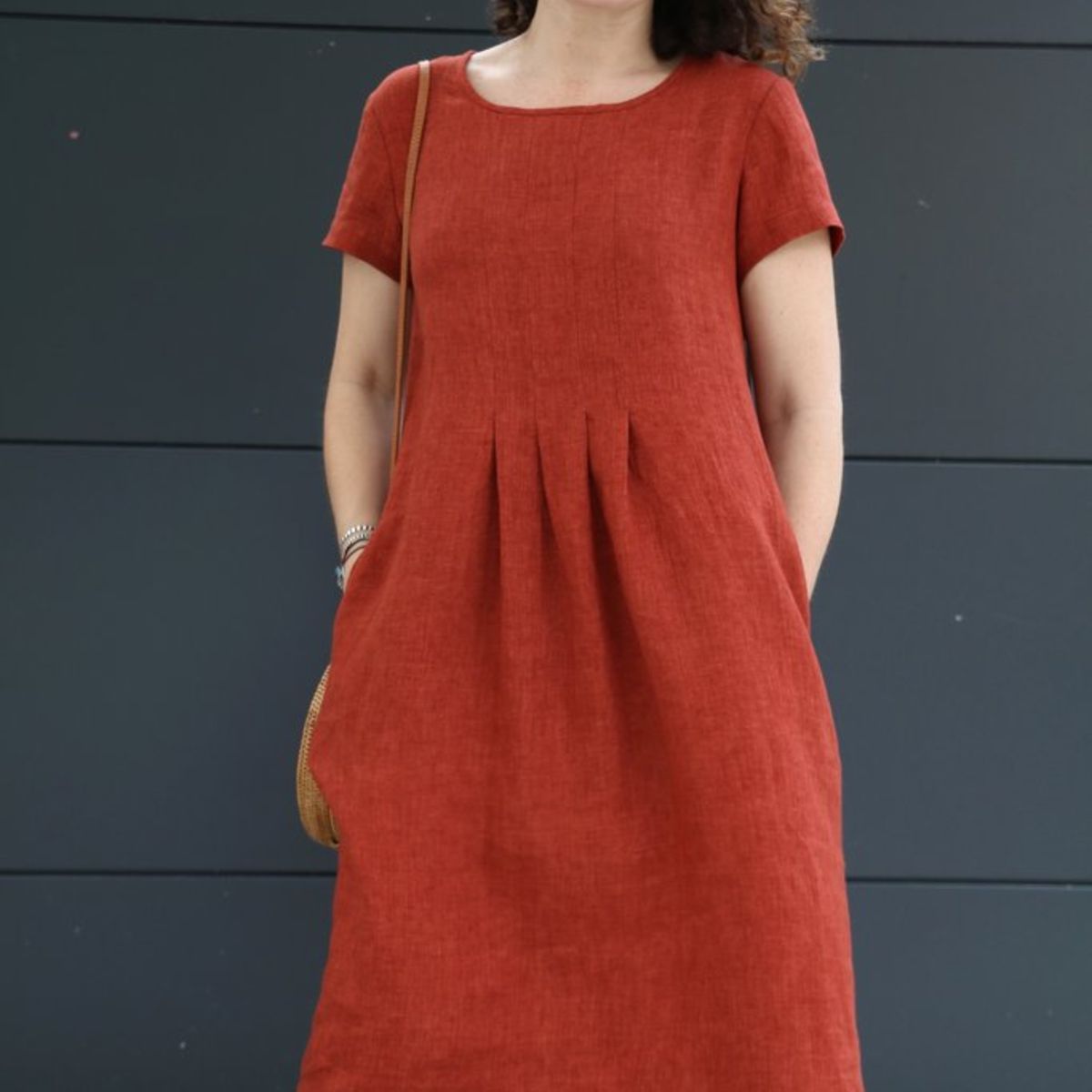 Casual damesjurk met korte mouwen en elegante uitstraling
