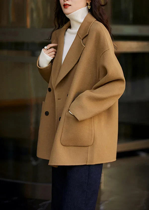 Stijlvolle Camel Coat met Peter Pan Kraag en Zakjes voor Herfstmode