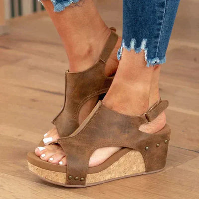 Vrouwensandalen met lage zool en comfortabele casual uitstraling