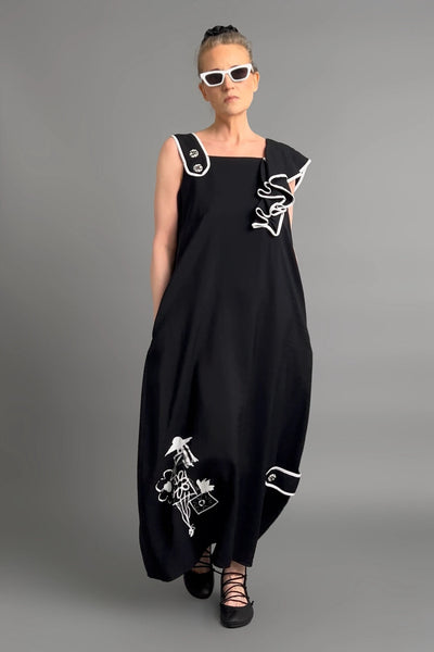 Maxi jurk met elegante uitstraling in losse avant-garde stijl