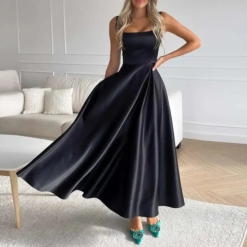 Elegante maxi jurk in A-lijn model met smalle bandjes