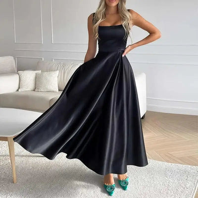 Elegante maxi jurk in A-lijn model met smalle bandjes