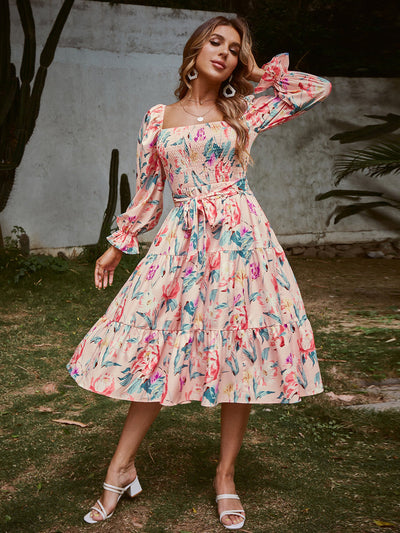 Lange damesjurk met vierkante hals bloemenprint en boho stijl met wijde mouwen