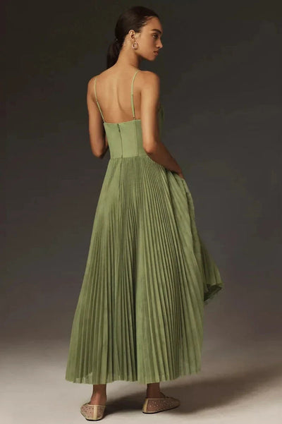 Elegante jurk met smalle bandjes en geplooide midirok