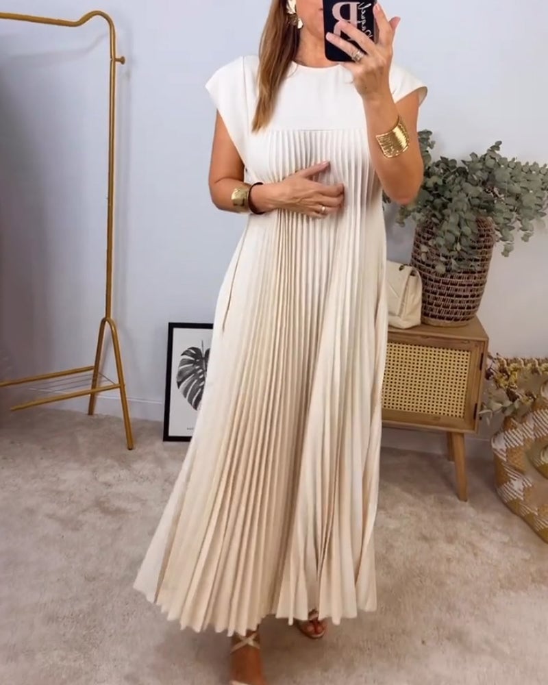 Elegante damesjurk met plooien en korte mouwen voor een stijlvolle look