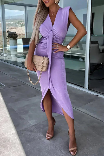 Elegante midi jurk met asymmetrische rok en V-hals perfect voor een stijlvolle uitstraling