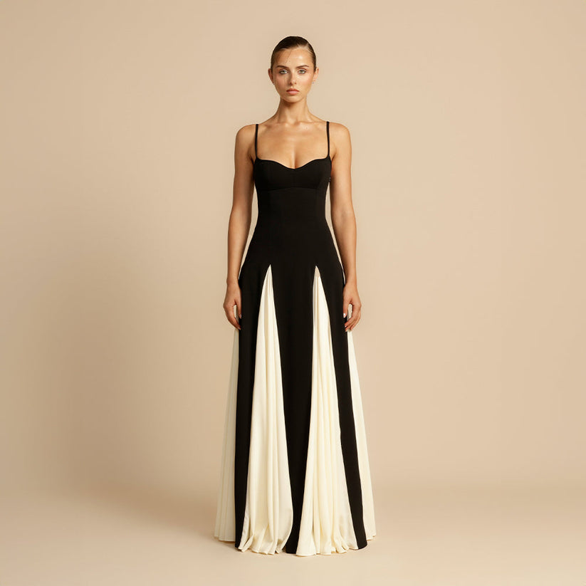 Elegante maxi jurk met smalle bandjes en verfijnde stijl