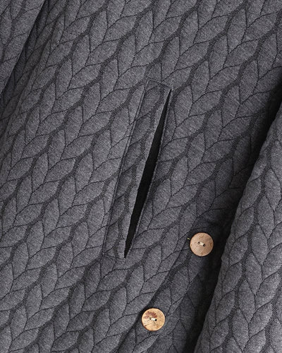 Trendy damesjas met capuchon en stijlvolle knoopsluiting