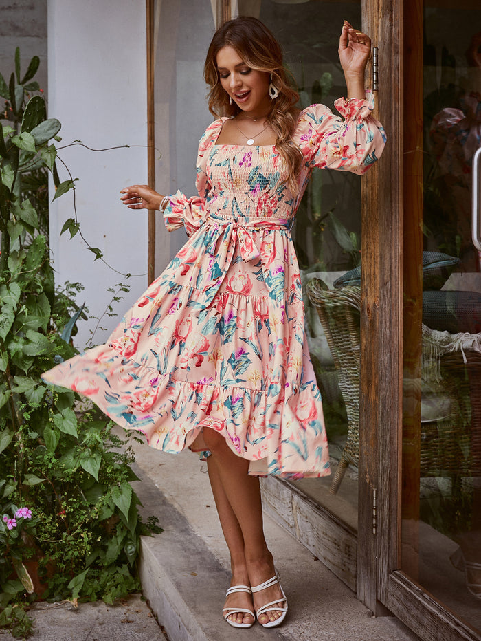 Lange damesjurk met vierkante hals bloemenprint en boho stijl met wijde mouwen