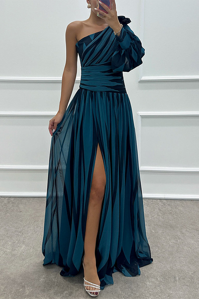 Elegante dames maxi jurk met strepen en asymmetrische halslijn