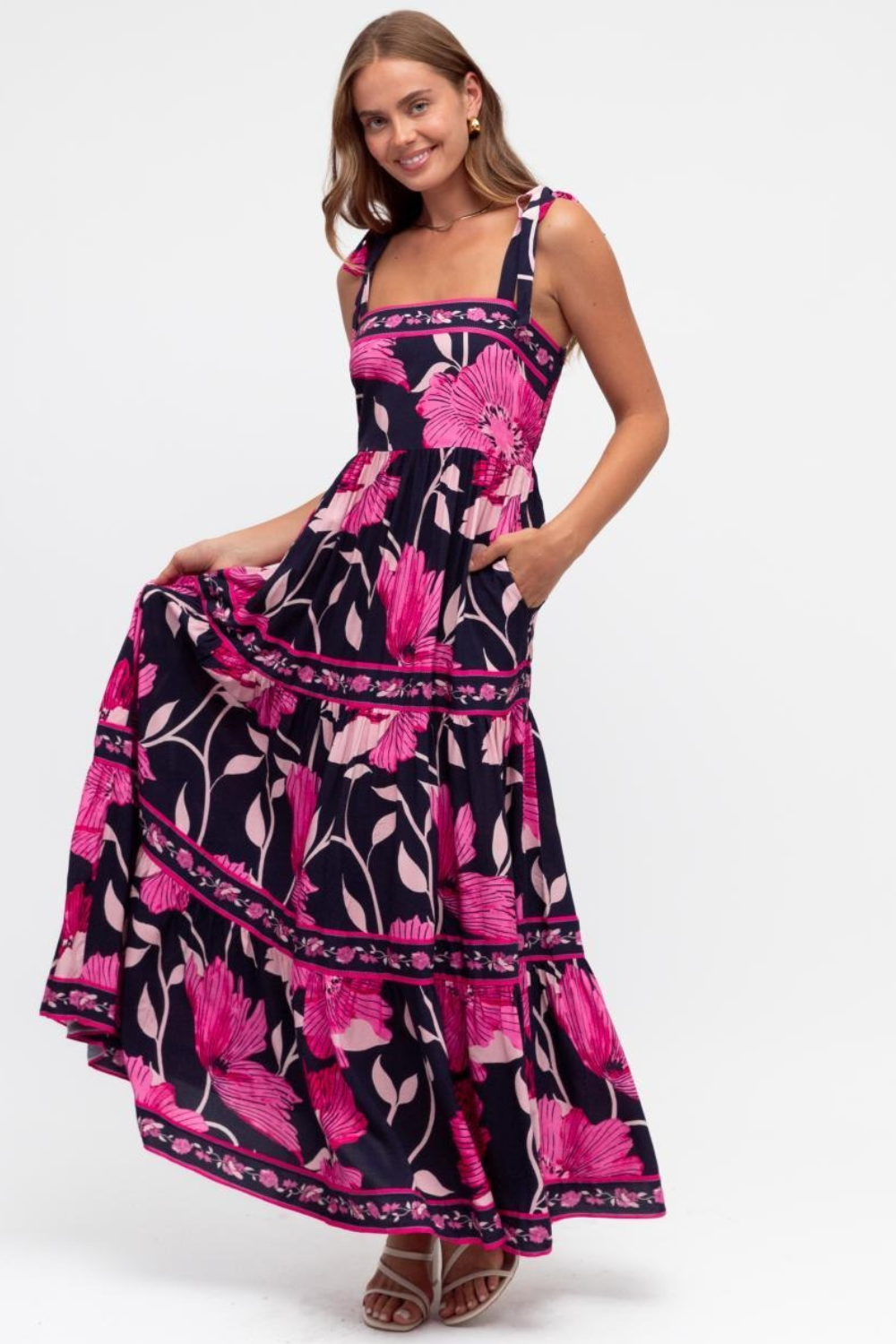 Maxi zomerjurk met bloemenprint en strikbandjes voor een stijlvolle look
