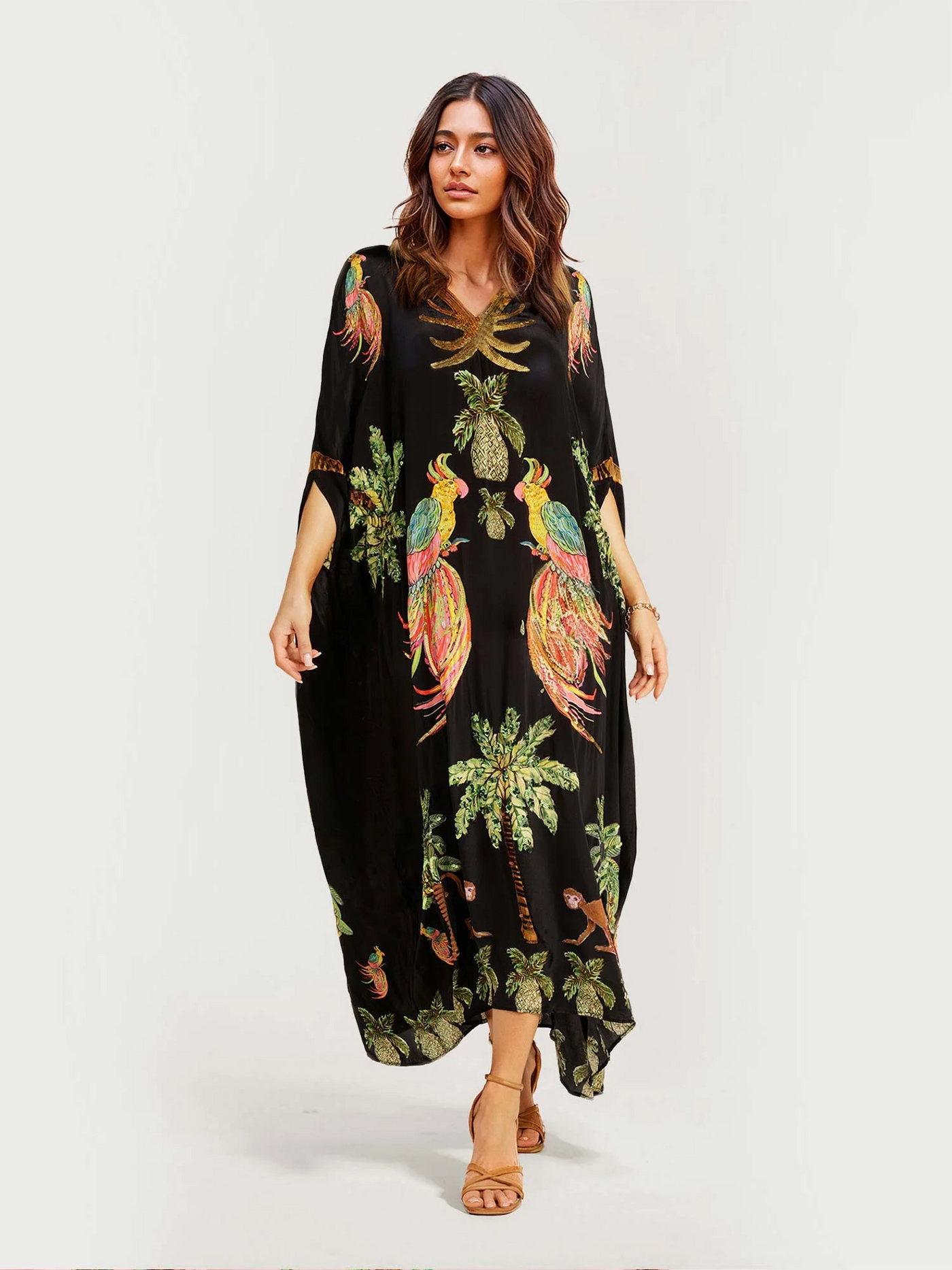 Lange maxi jurk met papegaaienprint voor een opvallende zomerse stijl