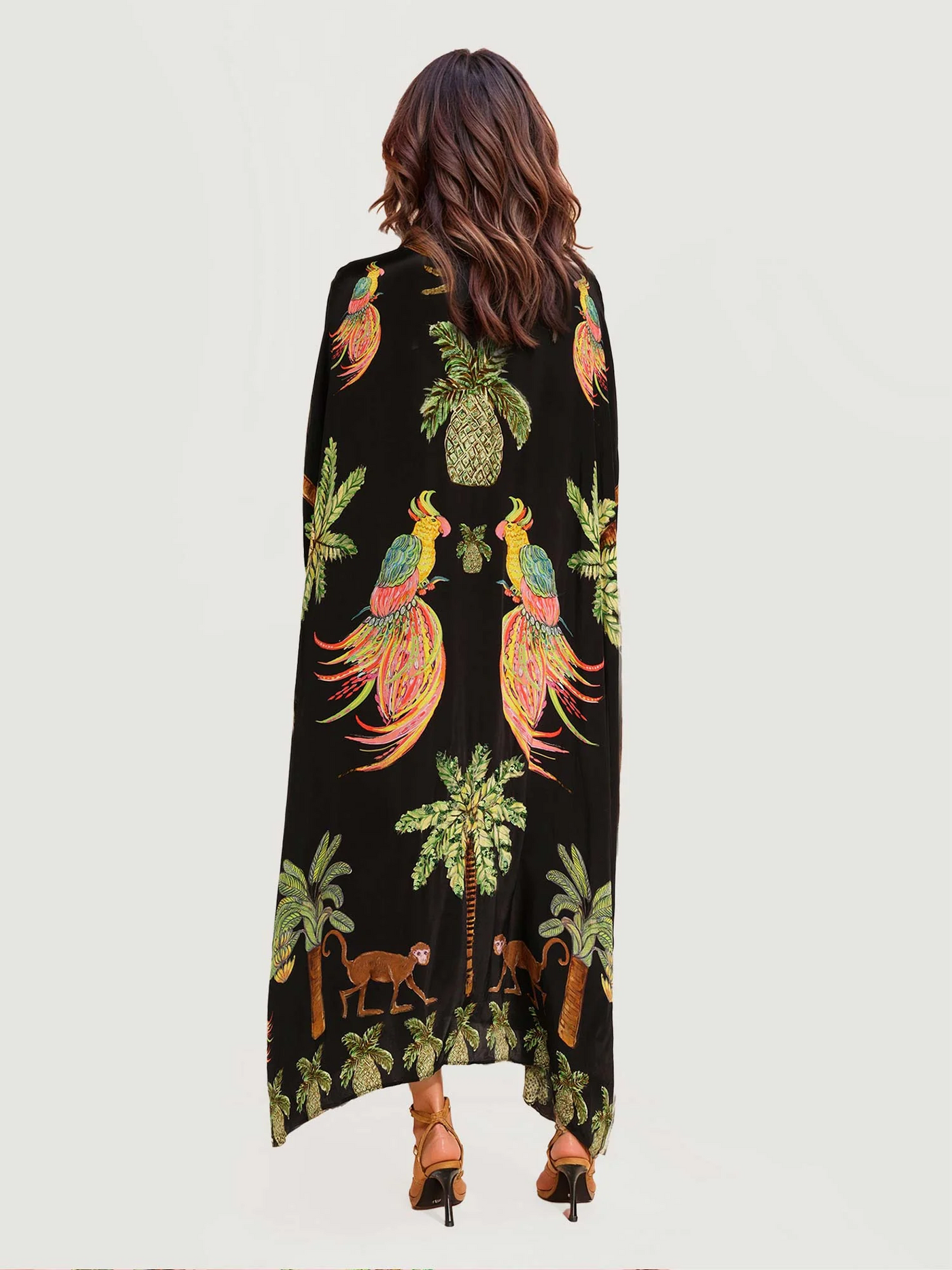 Lange maxi jurk met papegaaienprint voor een opvallende zomerse stijl