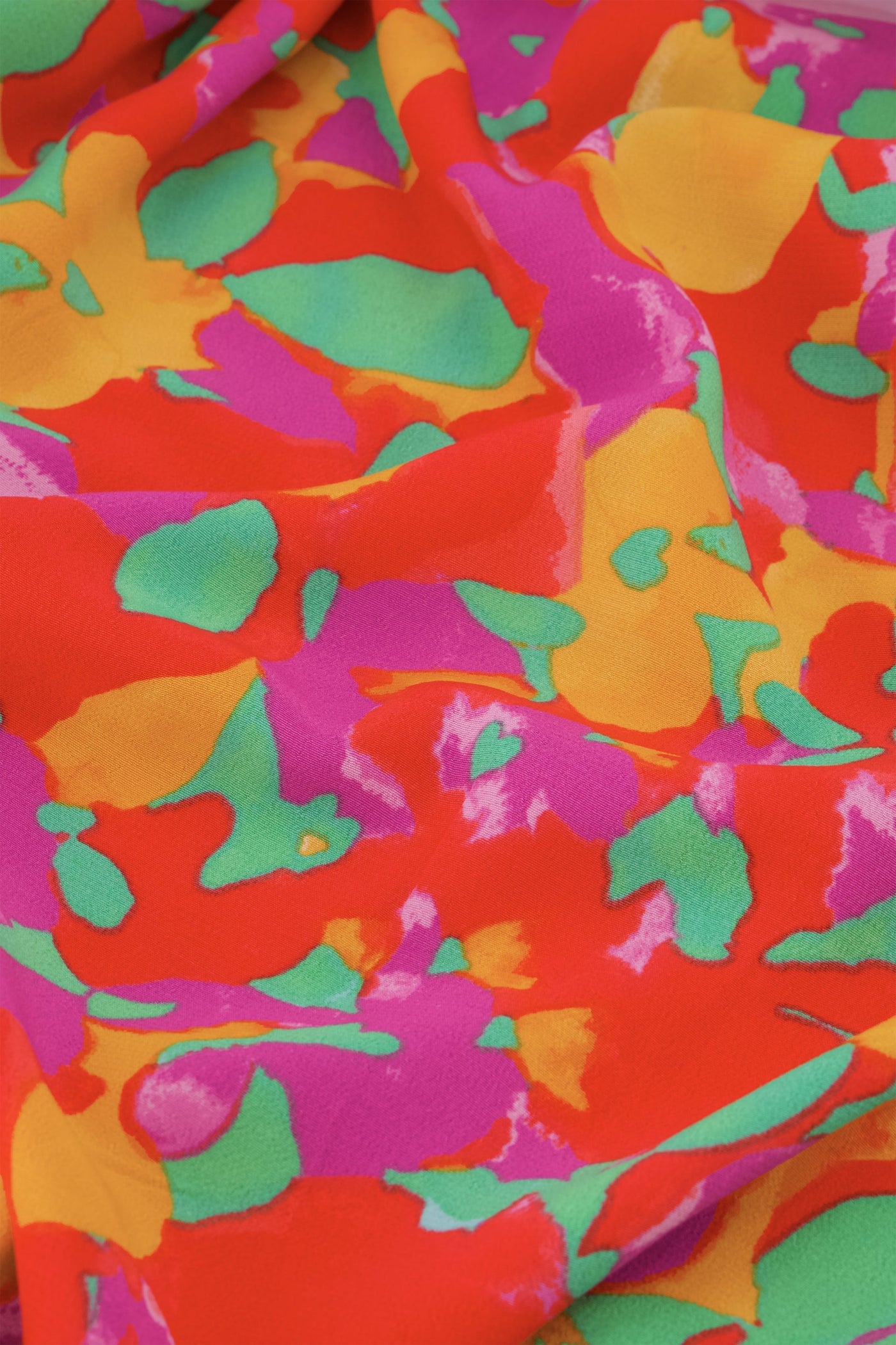 Nonchalant midi overslagjurk met ceintuur en korte wijde mouwen met print