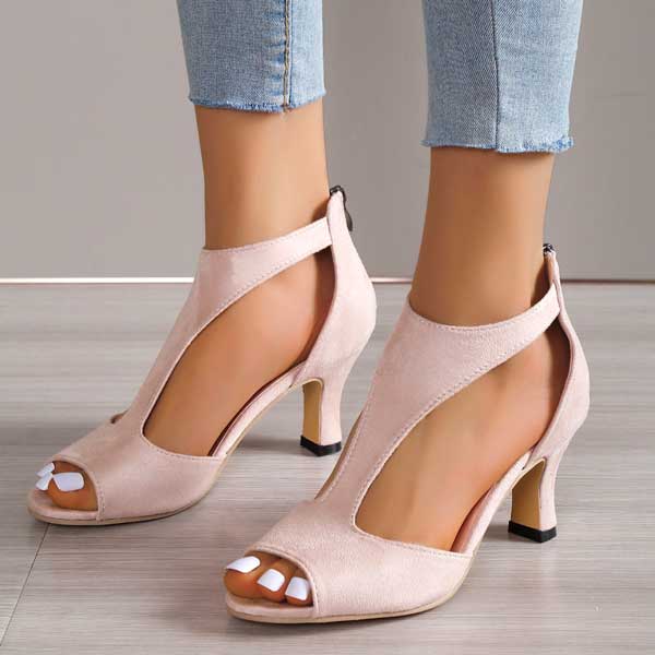 Stijlvolle dames schoenen met lage hak en open teen perfect voor een elegante kijk