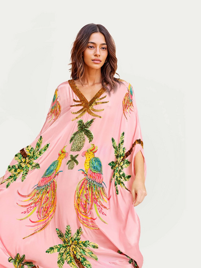 Lange maxi jurk met papegaaienprint voor een opvallende zomerse stijl