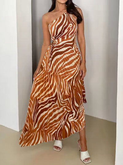 Elegante geplooide zomerjurk met asymmetrische schouderlijn