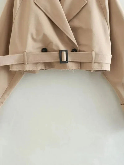 Korte trenchcoat voor dames perfect voor een modieuze uitstraling
