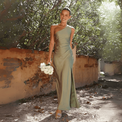Asymmetrische damesjurk met elegante split