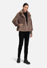 Stijlvolle korte jas in teddy stijl