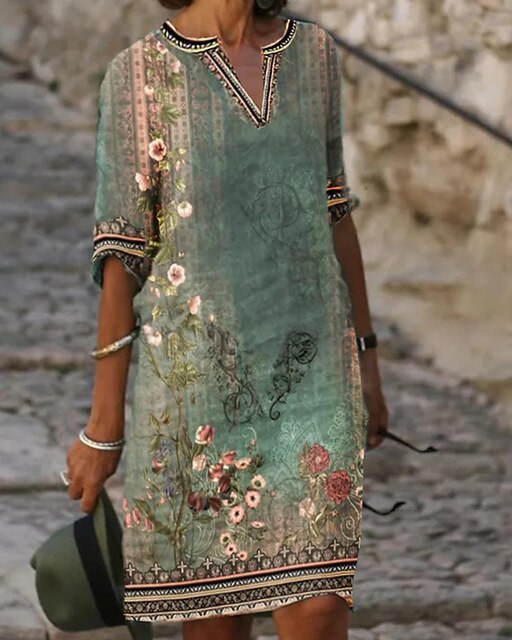 Stijlvolle korte jurk met bloemenprint in boho stijl, ideaal voor een modieuze uitstraling