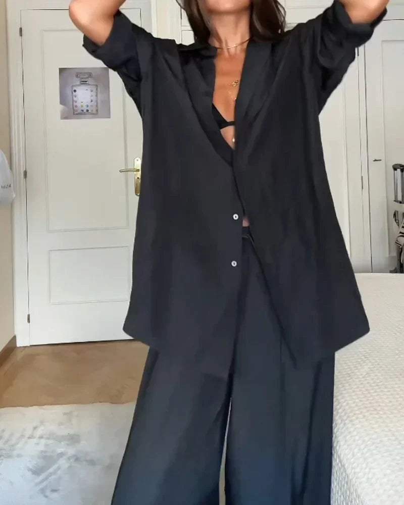 Tweedelig damespak met effen overhemd en comfortabele broek