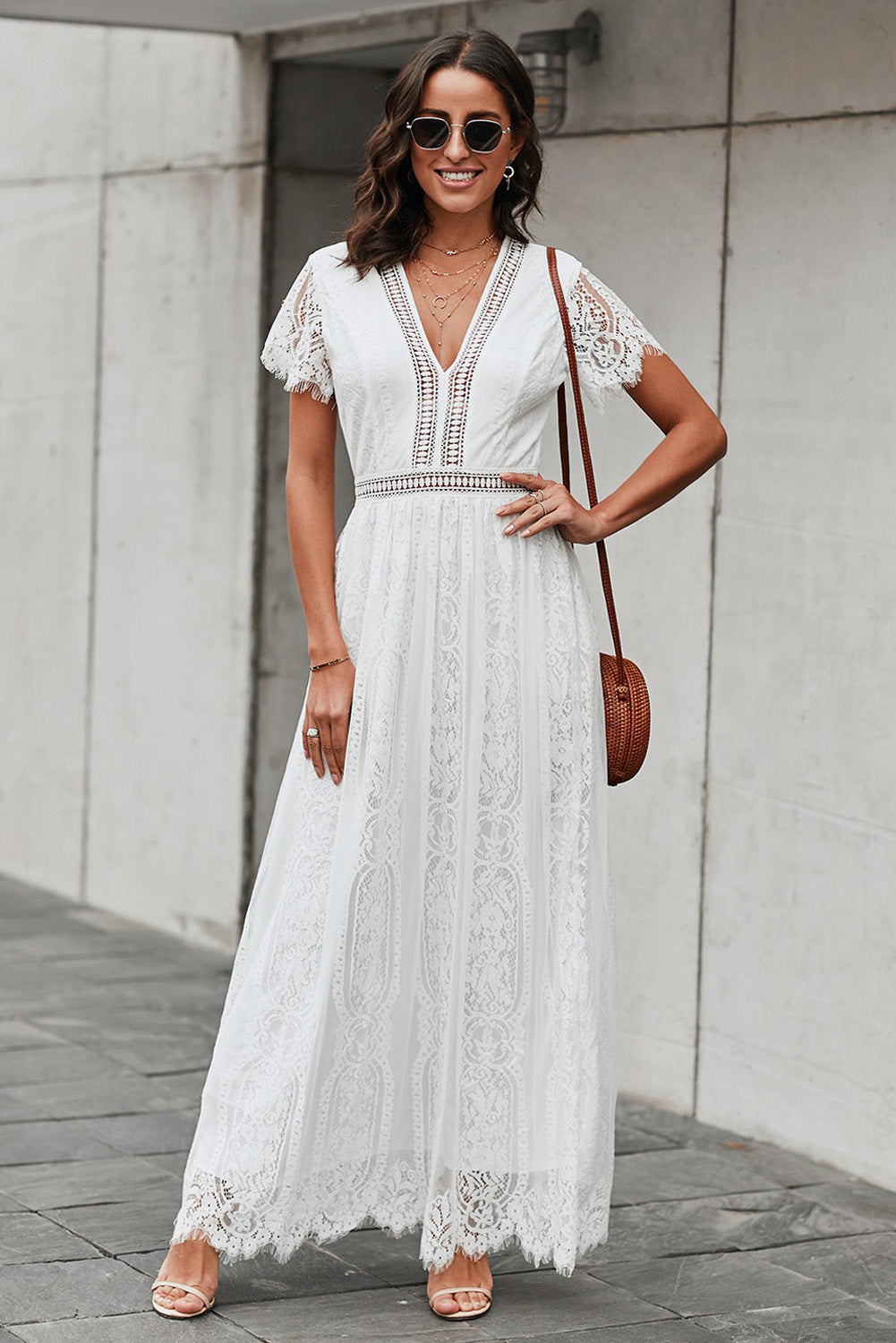 Maxi jurk met V-hals kanten details en korte mouwen in elegante stijl