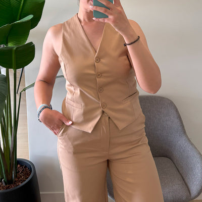 Stijlvolle dames set met gilet en broek met wijde pijpen