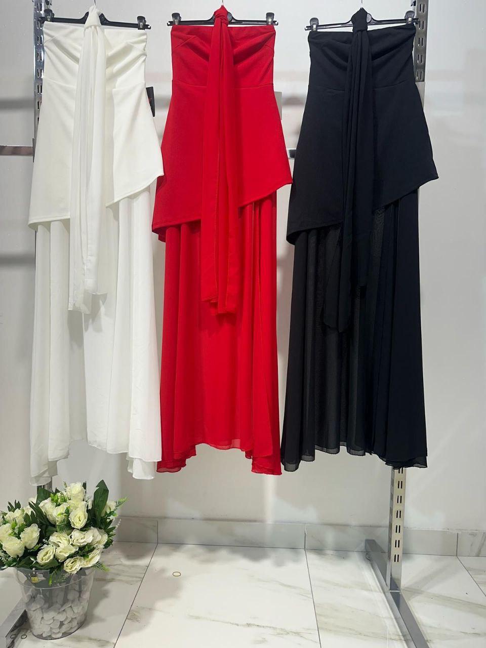 Strapless jurk met dubbele rok en een elegante uitstraling