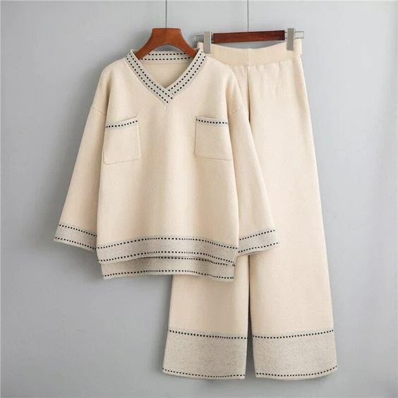 Gabriella - Apricot Tweedelige set met lange mouwen en V-hals